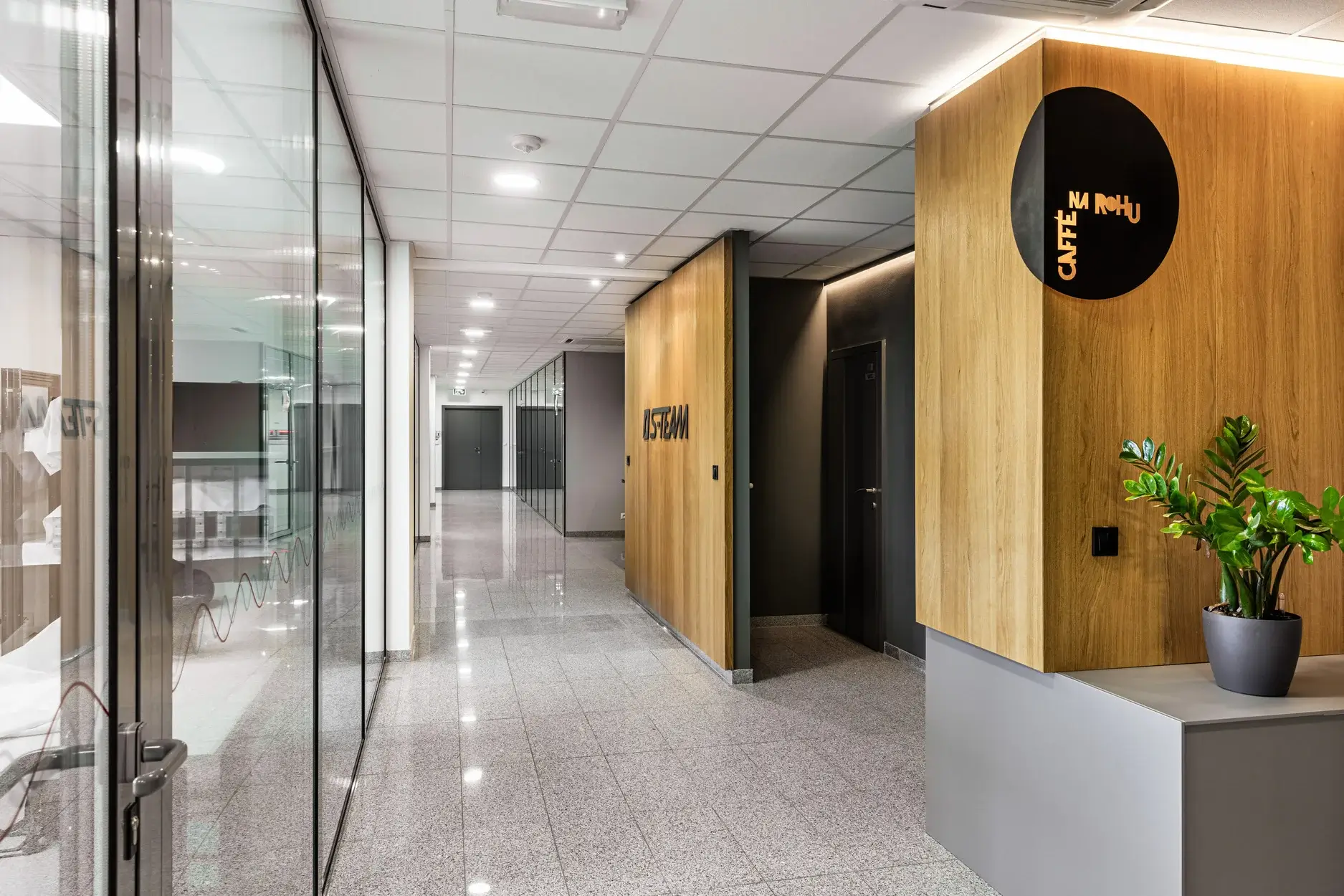 Inteligentné riešenia pre S-Team: Moderný firemný areál s technológiami od nás